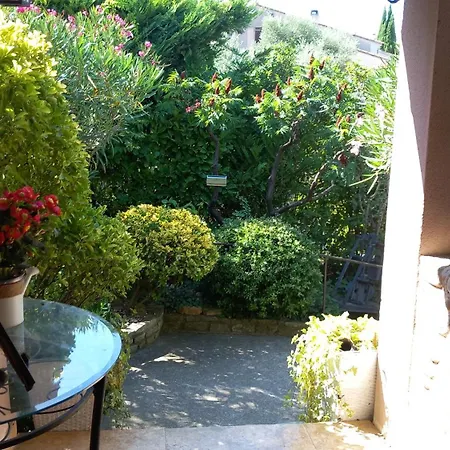 La Sapiniere -chambres Climatisees Buisson