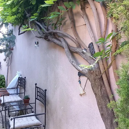 La Sapiniere -chambres Climatisees Bed & Breakfast